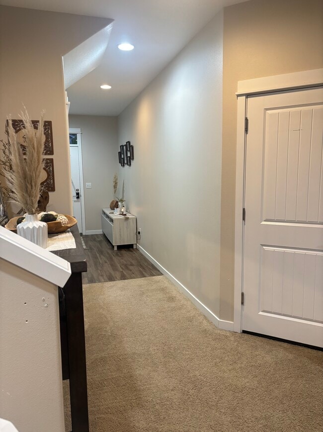 Foto del edificio - 5909 NE 38th Ct