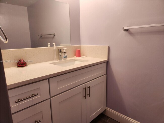 Foto del edificio - 3821 Environ Blvd