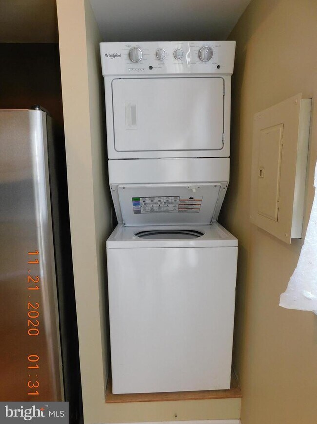 Building Photo - 3026 Keswick Rd