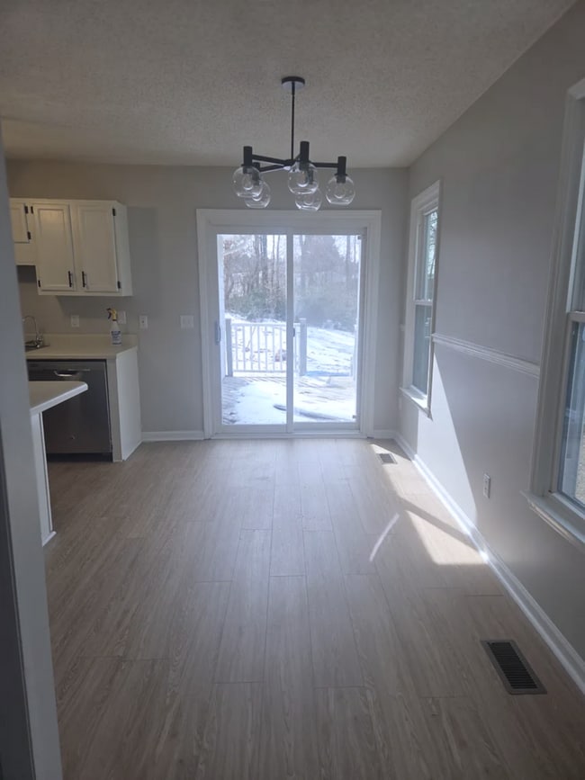 Foto del edificio - 2904 Bannf Ct