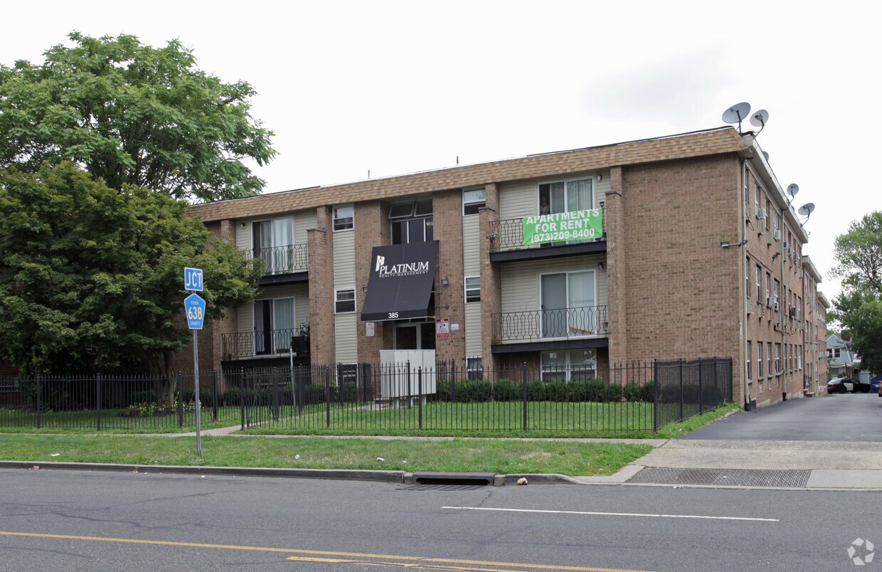 Foto del edificio - Park Royal Apartments