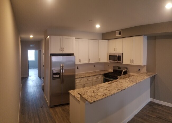 Building Photo - 729 N 38th St