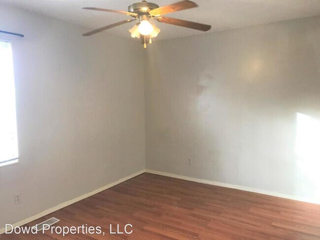 Building Photo - 3 br, 1 bath House - 1107 South Hinshaw Av...