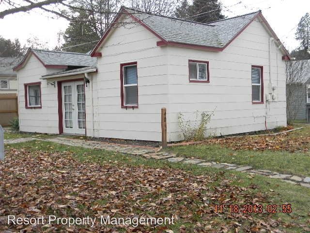 Building Photo - 401 1/2 S 14th St