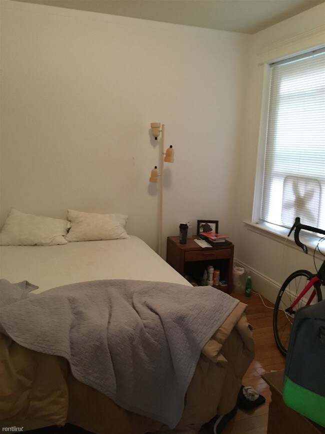 Foto del edificio - 46 Westland Ave