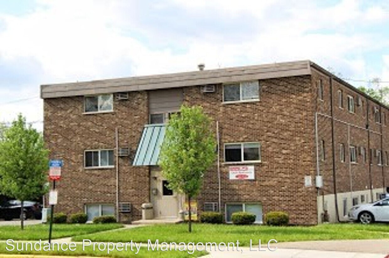 Primary Photo - 124 E Sycamore St