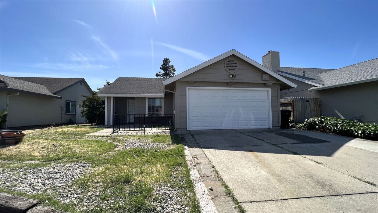 Foto del edificio - 3 br, 2 bath House - 8135 Traver Ct