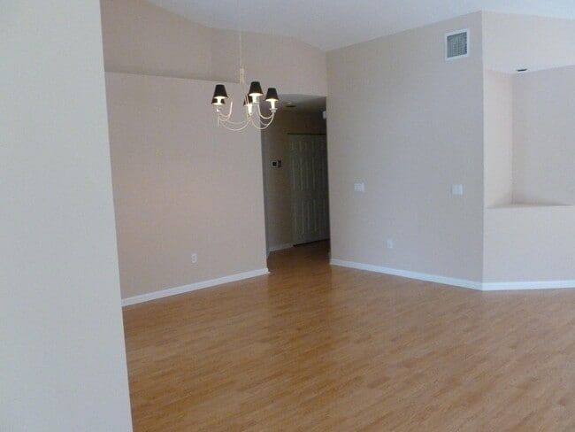 Building Photo - 17061 Emile St