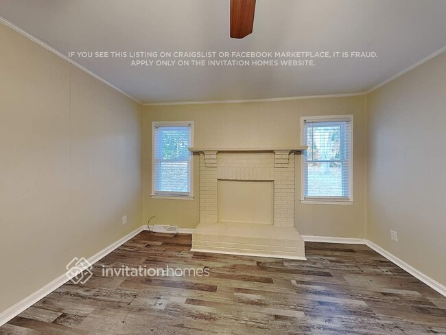 Foto del edificio - 7311 Riding Trail Rd