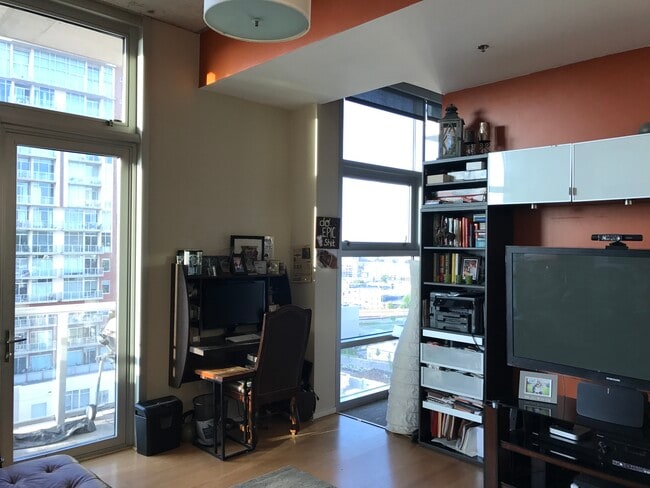 Foto del edificio - 700 12th Ave S
