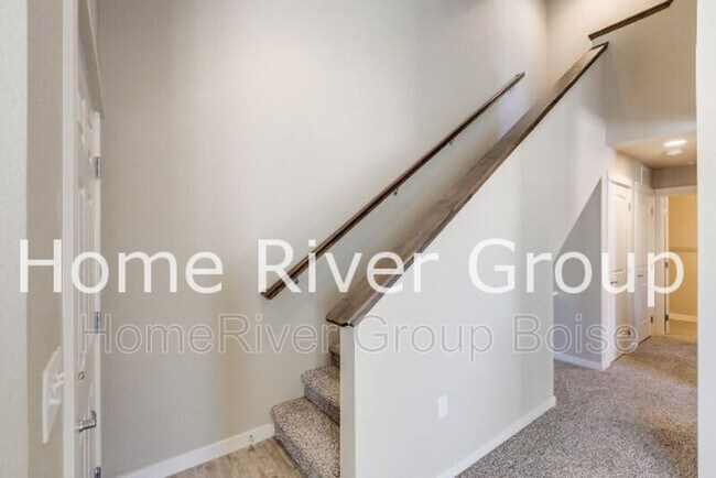 Foto del edificio - 100 S Locust Grove Rd