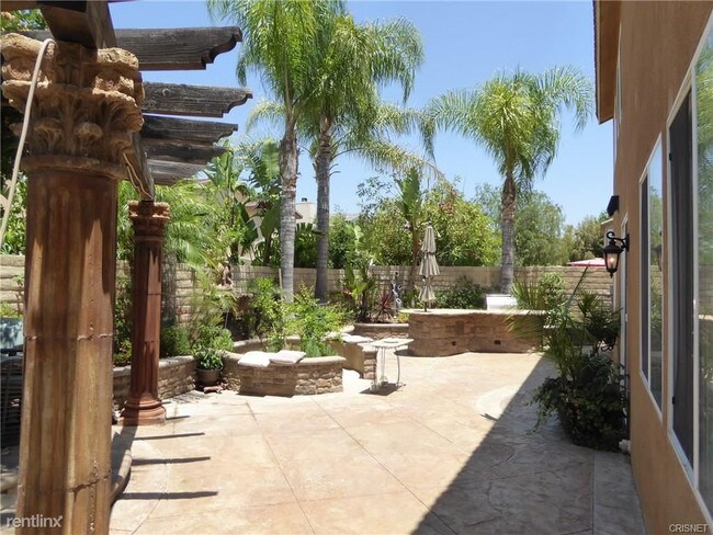 Foto del edificio - 4 br, 3 bath House - 29019 Madrid Pl