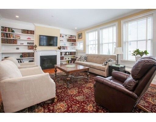 Primary Photo - 49 L St