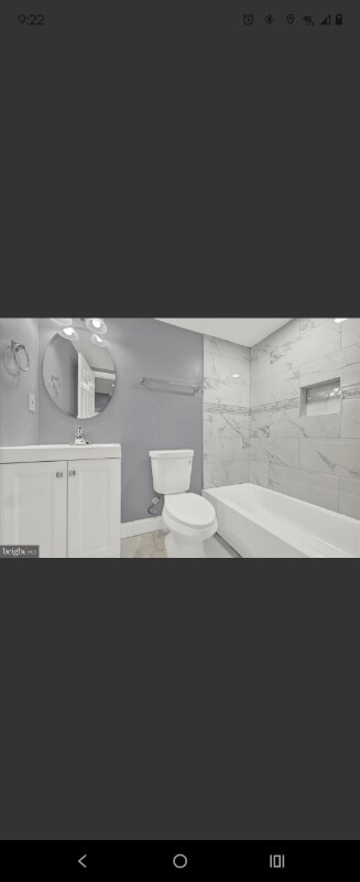 Foto del edificio - 7710 Blue Grass Rd