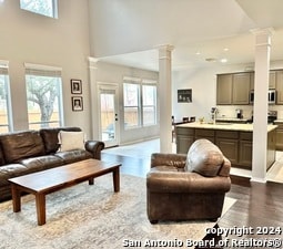 Foto del edificio - 1326 Delmont Ct