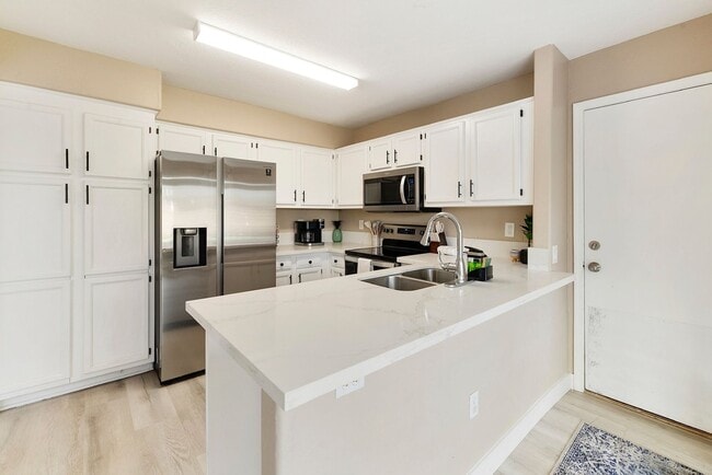 Building Photo - Charming 3BR House in Chandler, excellent ...