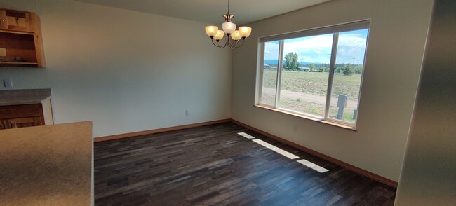 Building Photo - 147