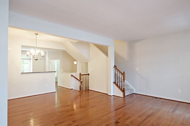 Foto del edificio - Dog-Friendly 4BR Cherry Hill Townhome with 2-Car Garage
