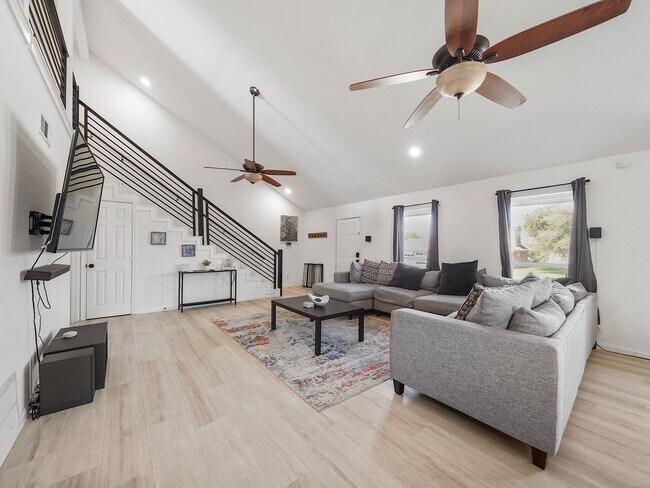 Foto del edificio - 8007 Beluche Dr