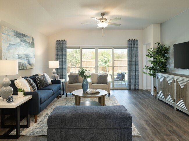 Living - 317 Sierra Rdg