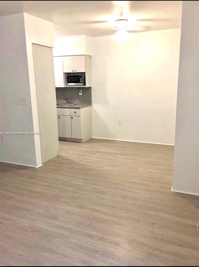 Foto del edificio - 6511 Santona St