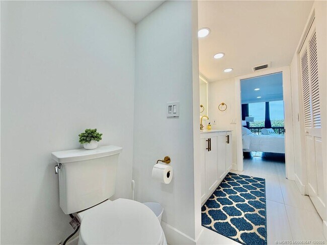 Foto del edificio - 8800 S Ocean Dr