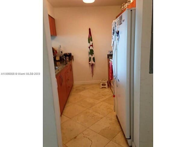Building Photo - 1200 Brickell Bay Dr