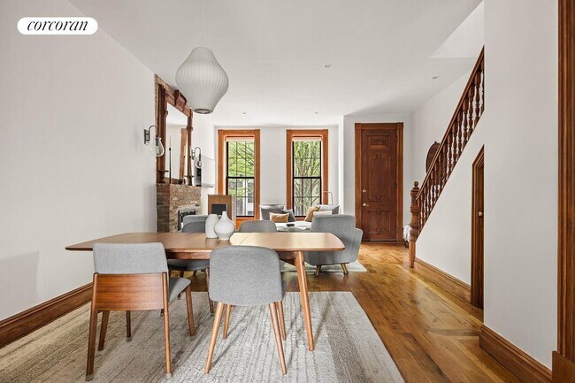 Foto del edificio - 405 Throop Ave