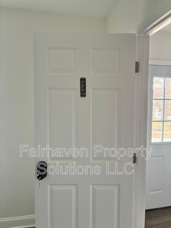 Foto del edificio - 2827 E 5th Ave