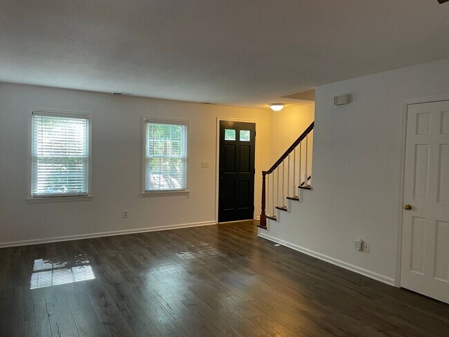 Foto del edificio - Williamsburg Townhome Available for Rent