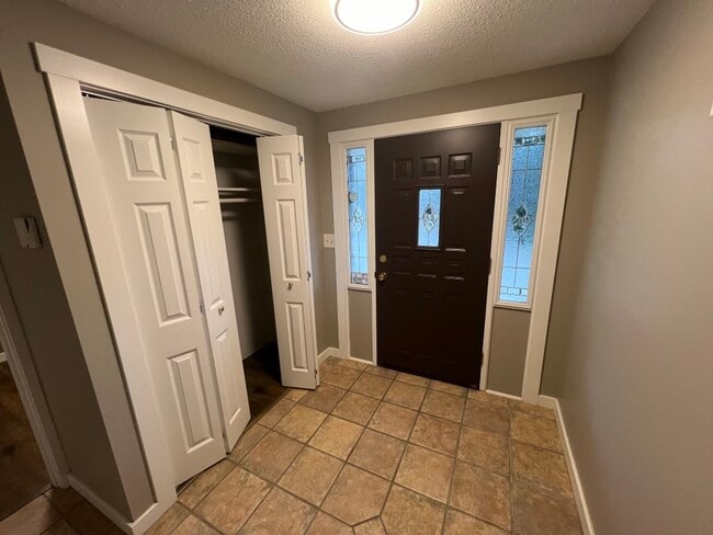 Building Photo - 1652 King John Way