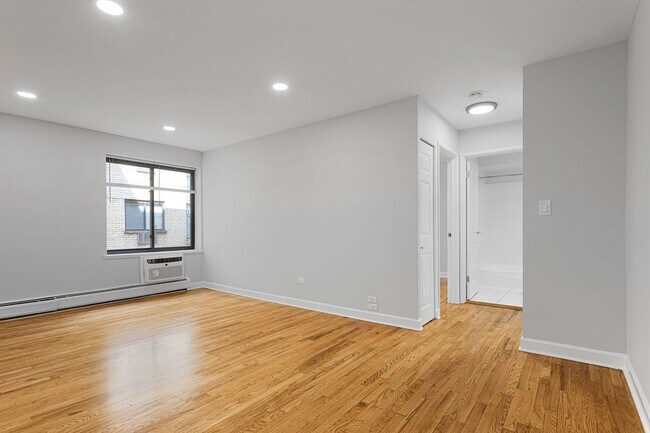 Foto del edificio - 6755 N Sheridan Rd