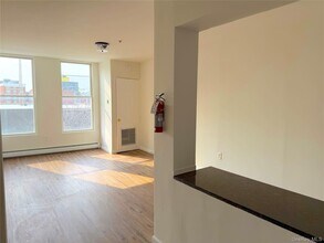 Building Photo - 315 Main St