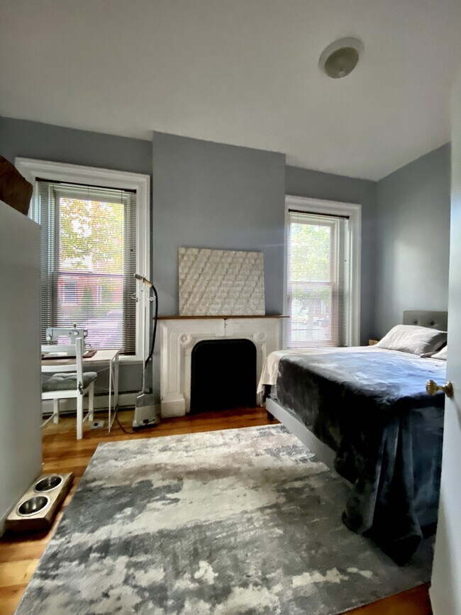 Building Photo - 8 Centre St