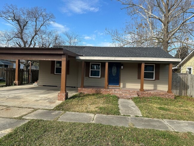 Building Photo - 909 Orange St