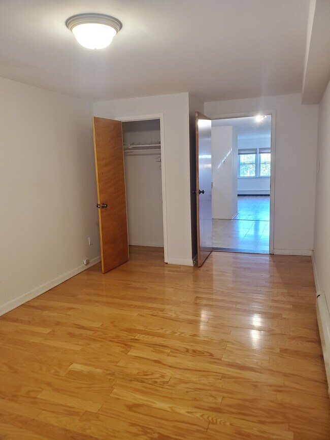 Dormitorio dos - 3628 166th St