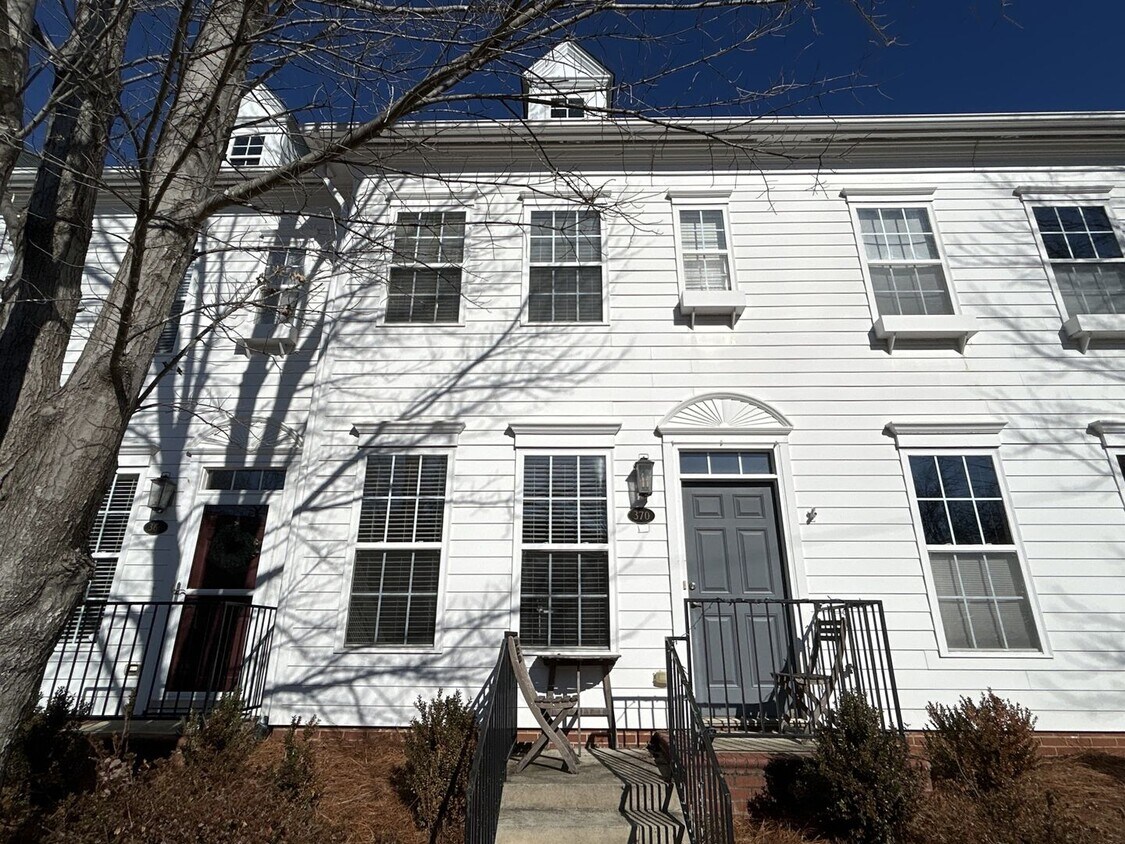 Primary Photo - 370 Park Square Pl