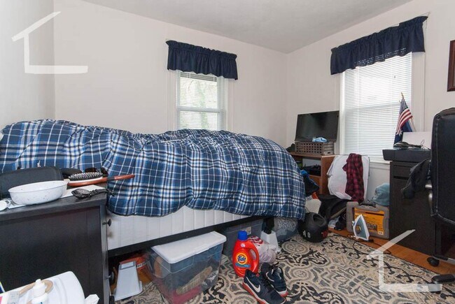 Building Photo - Awesome 2 bed 1 bath in Brighton.... Don't miss out