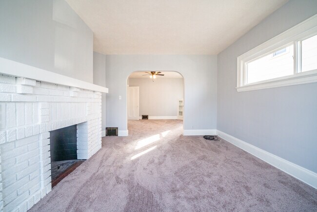 Building Photo - 2085 Marlowe Ave