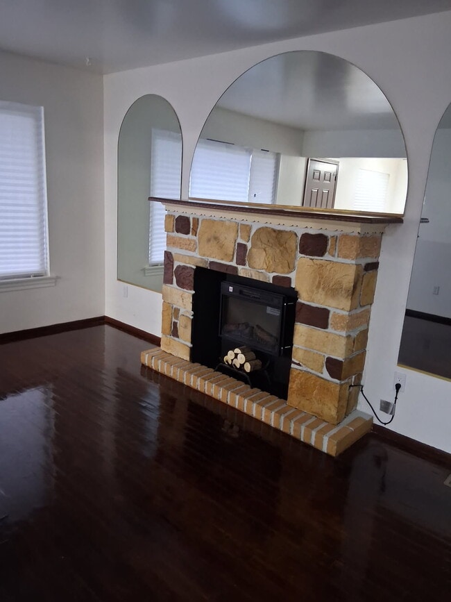 Livingroom with Electric Fireplace - 16154 Manor St
