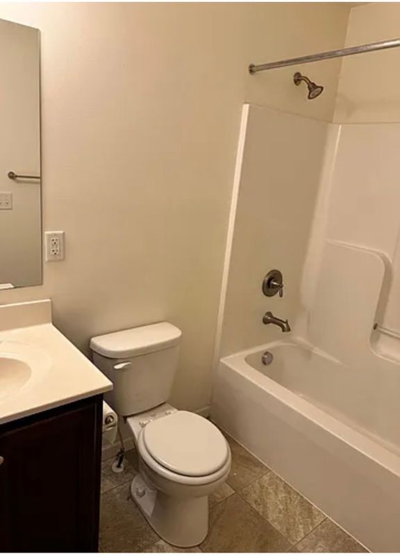 Foto del edificio - 455 Kentwell Dr