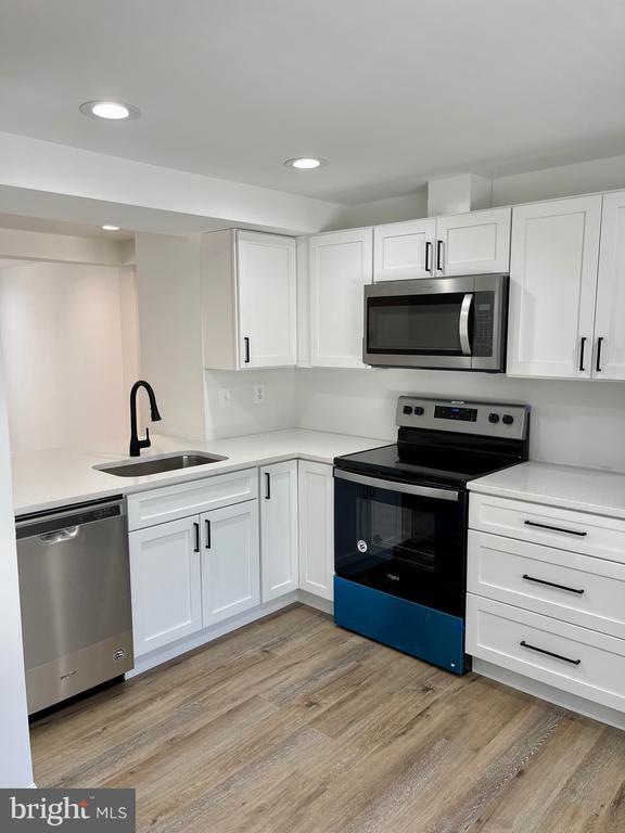 Building Photo - 1518 Woodcrest Dr