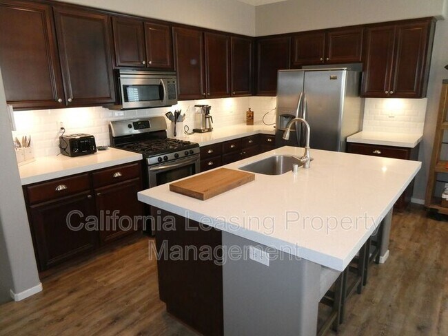 Building Photo - 24006 Cornelia Pl