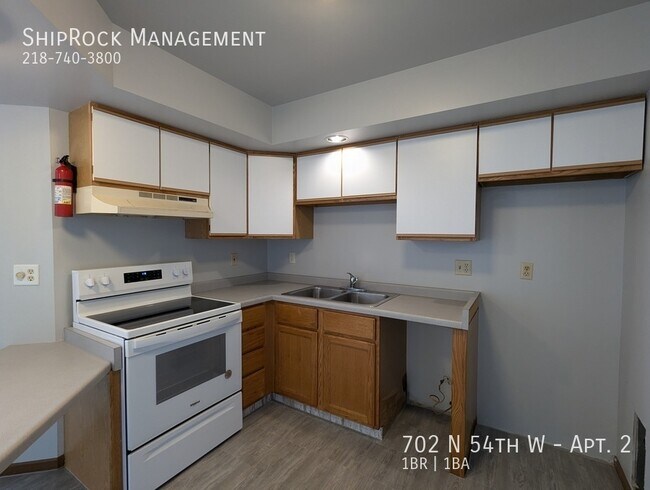 Foto del edificio - 702 N 54th Ave W