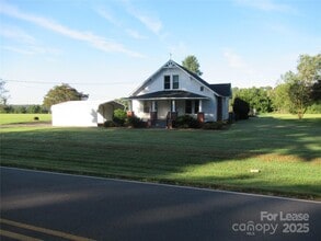 Building Photo - 2639 Emmanuel Church Rd