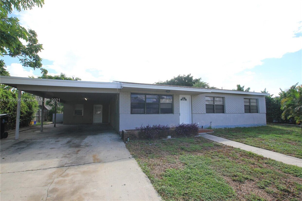 Primary Photo - 820 Cochran Dr