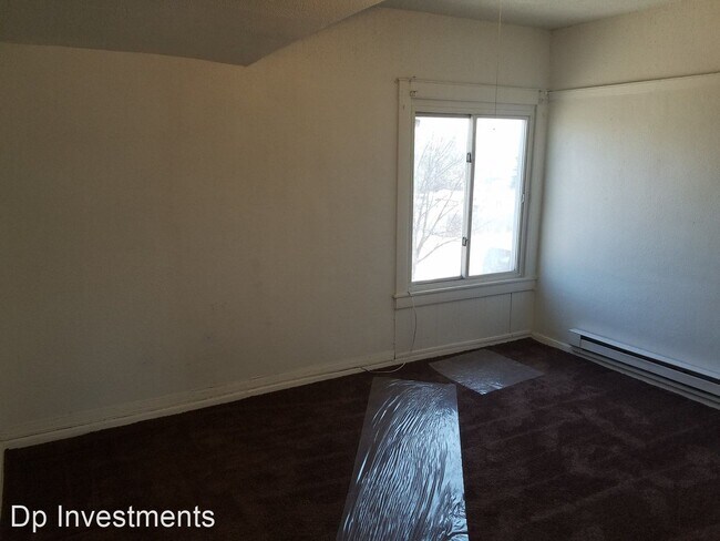 Building Photo - 2 br, 1 bath House - 1451 90TH AVE W.