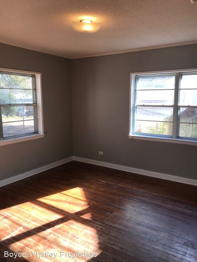 Foto del edificio - 3 br, 1 bath House - 2341 N. Akin St.
