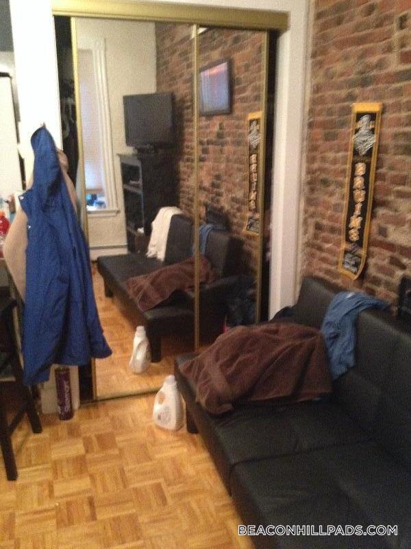 Building Photo - 40 Anderson St