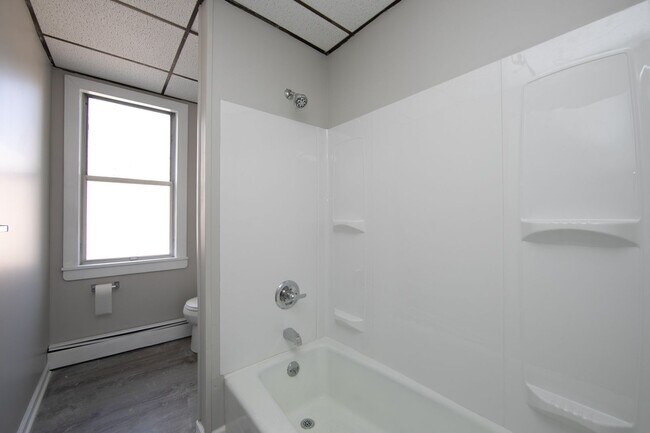 Foto del edificio - 12-14-14 S Broadway